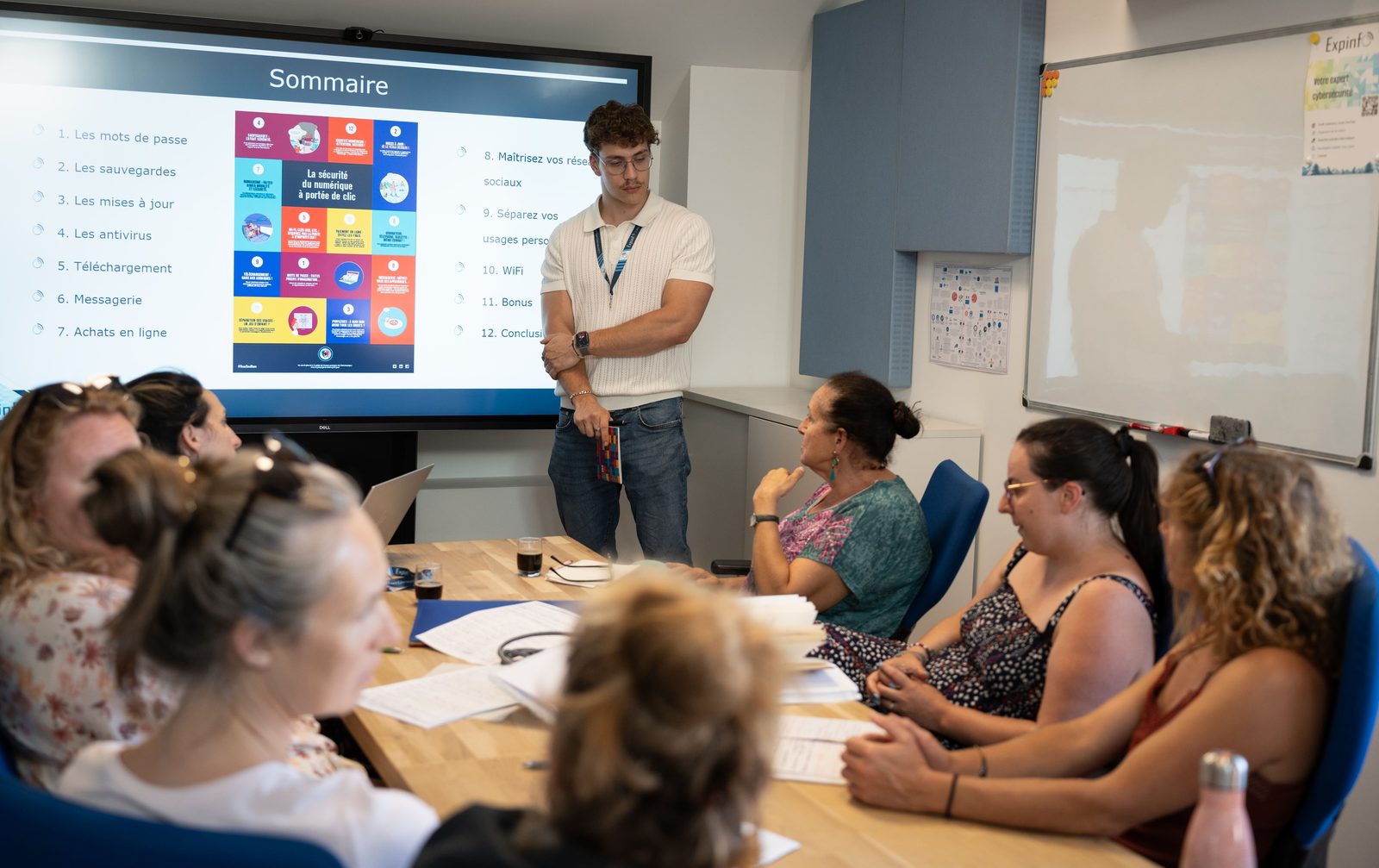 Session de formation à l'hygiène informatique animée par un consultant Expinfo